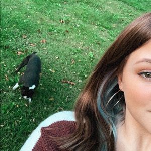 Meet your Posher, Olivia